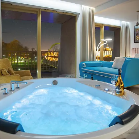 Z Jacuzzi I Widokiem Na Odrę - Boulevard Drobnera Hotel apartamentowy Wrocław