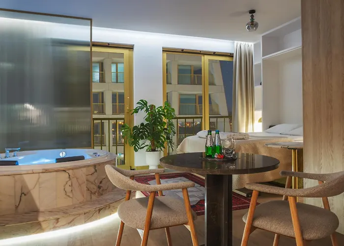 Hotel apartamentowy Z Jacuzzi I Widokiem Na Odrę - Boulevard Drobnera Wrocław